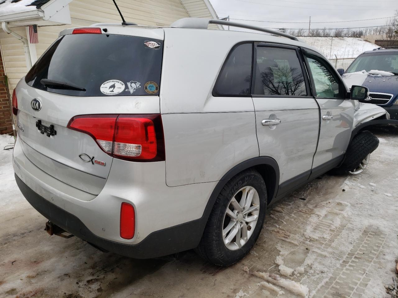 Photo 4 from auction – 2014 KIA SORENTO LX with VIN 5XYKTCA62EG476076