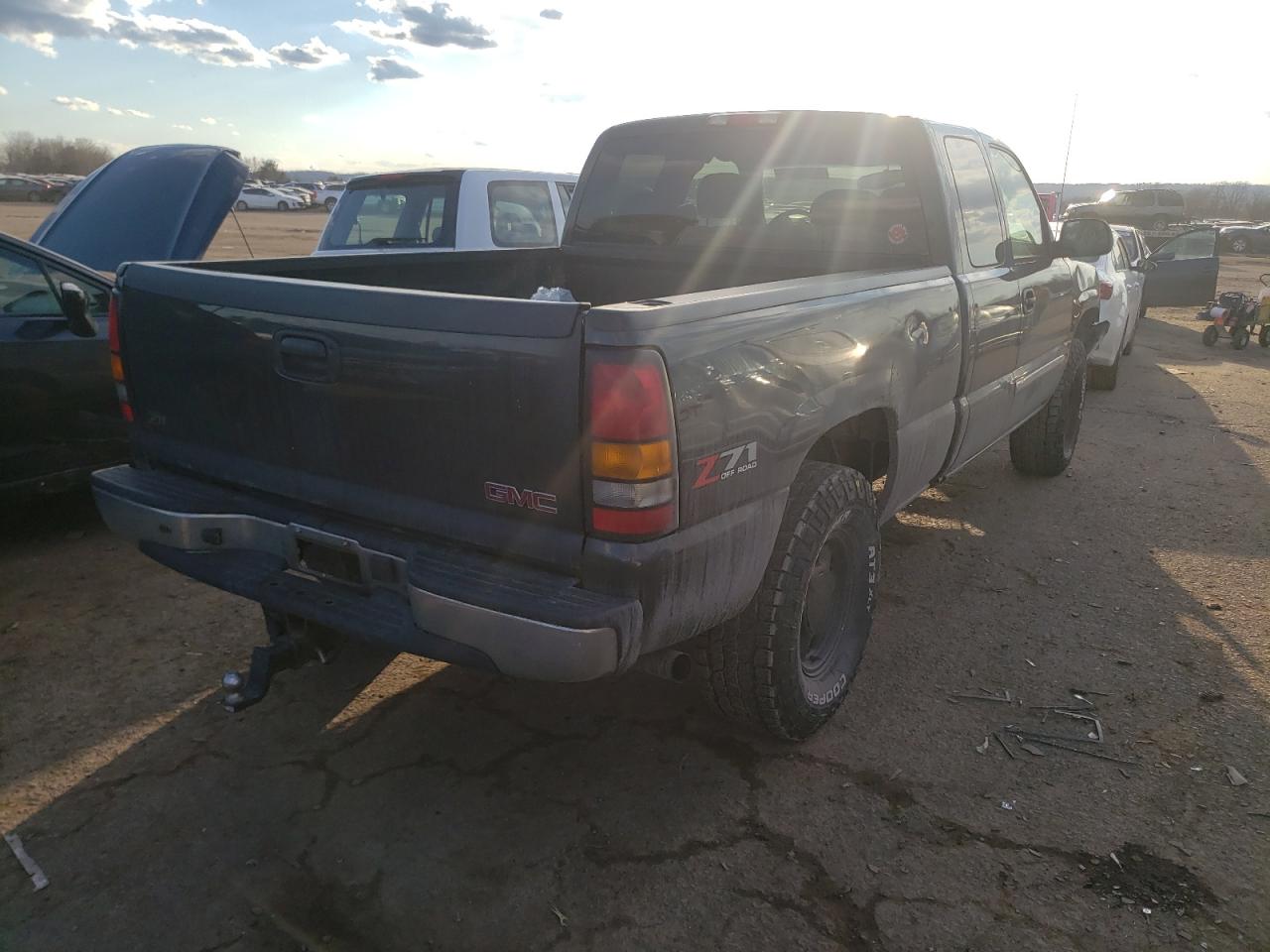 Photo 4 from auction – 2004 GMC NEW SIERRA with VIN 2GTEK19T441107176