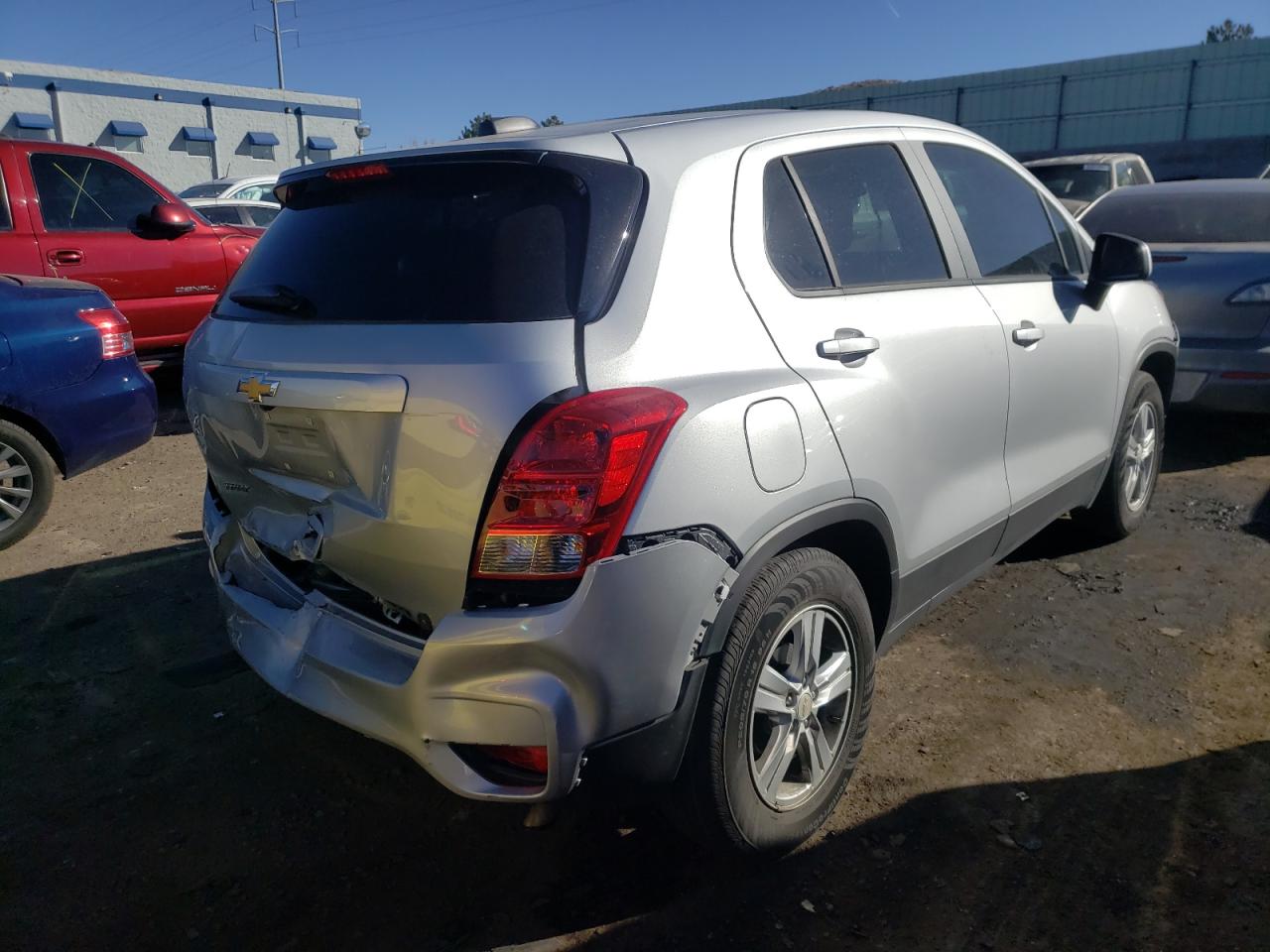 Photo 4 from auction – 2020 CHEVROLET TRAX LS with VIN 3GNCJKSBXLL129401