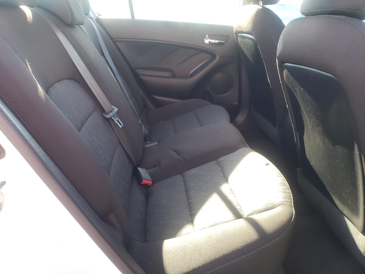 Photo 6 from auction – 2016 KIA FORTE LX with VIN KNAFK4A64G5617281