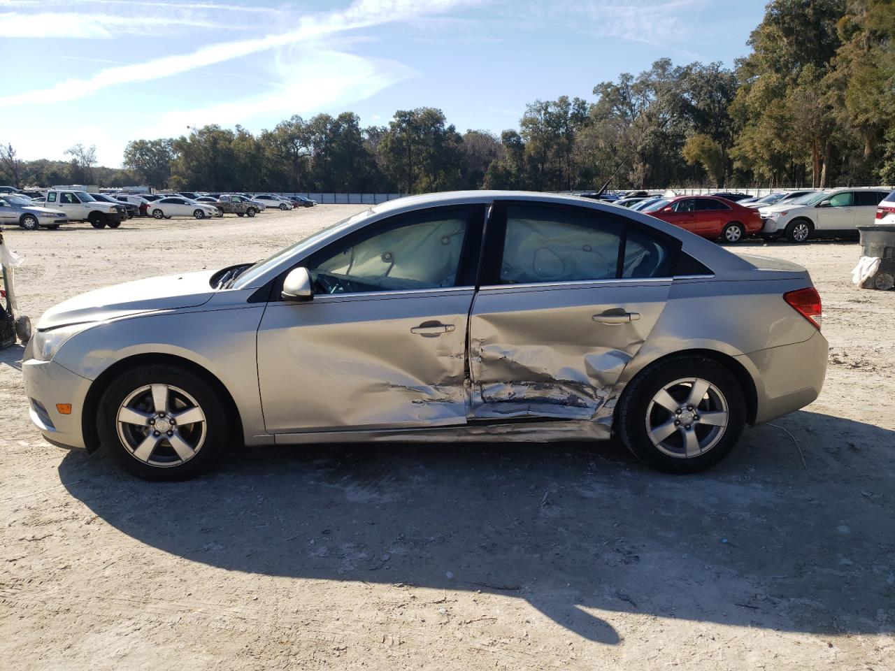 Photo 9 from auction – 2014 CHEVROLET CRUZE with VIN 1G1PC5SBXE7228323