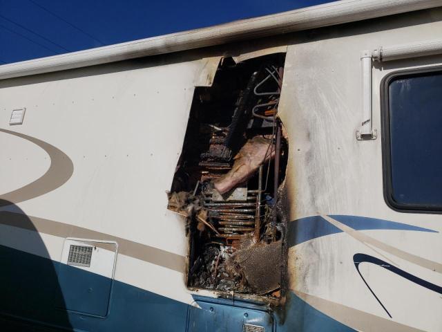 Photo 9 from auction – 1998 FREIGHTLINER CHASSIS X with VIN 4UZ6XFBCXWC991579