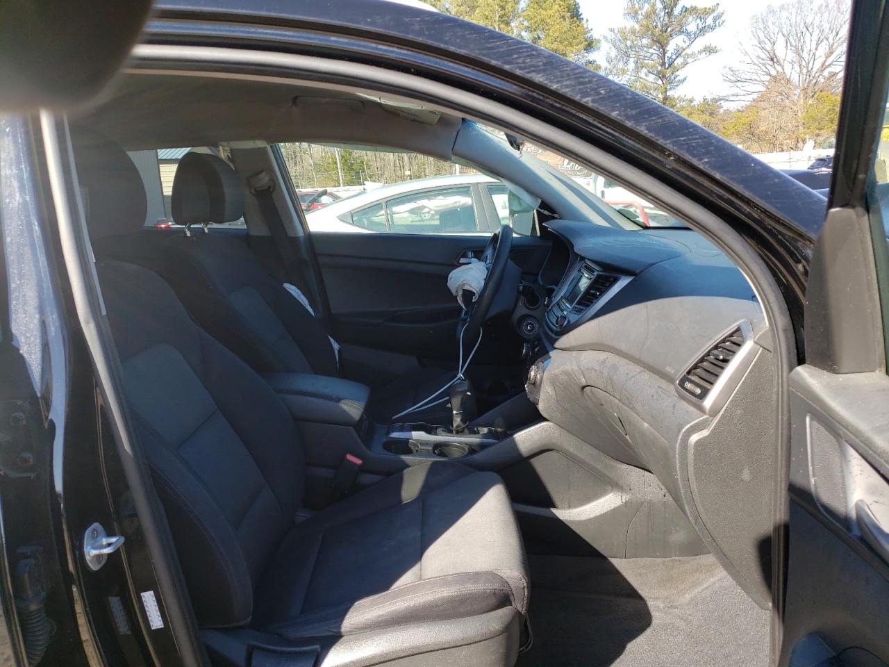 Photo 5 from auction – 2016 HYUNDAI TUCSON LIM with VIN KM8J33A46GU194112
