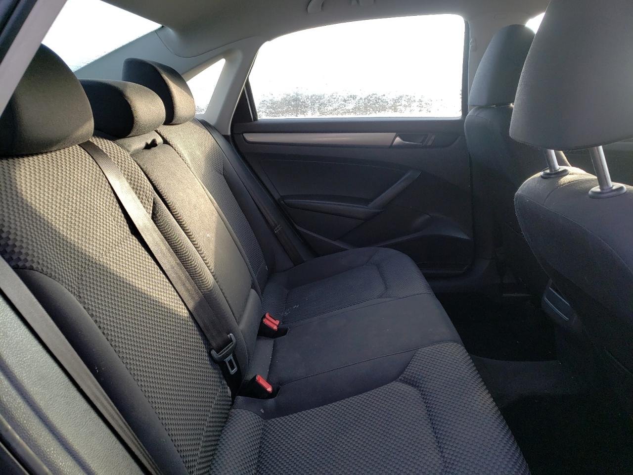 Photo 6 from auction – 2013 VOLKSWAGEN PASSAT S with VIN 1VWAP7A33DC062527