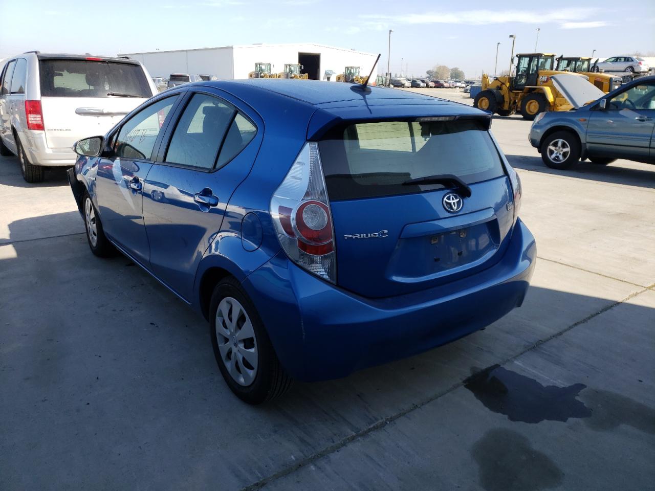 Photo 3 from auction – 2013 TOYOTA PRIUS C with VIN JTDKDTB35D1043741