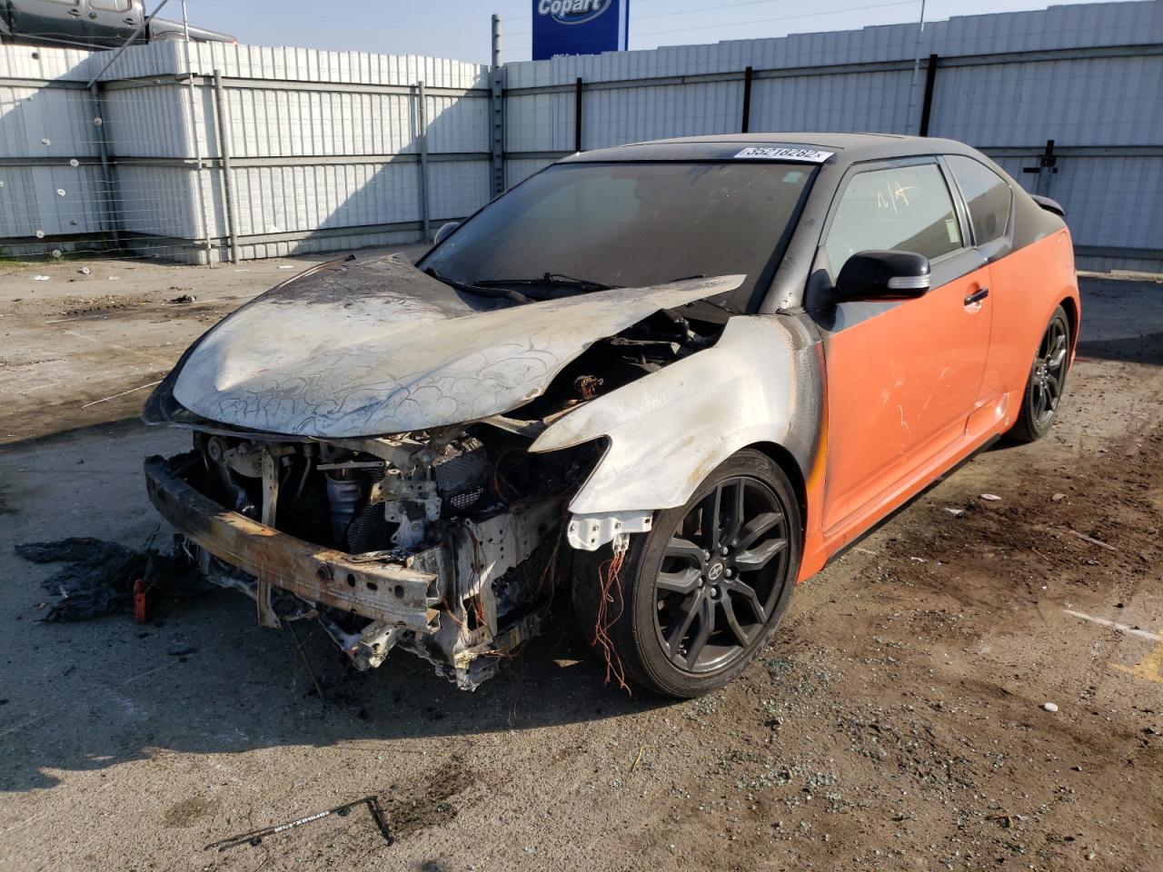 Photo 2 from auction – 2015 TOYOTA SCION TC with VIN JTKJF5C78FJ008660
