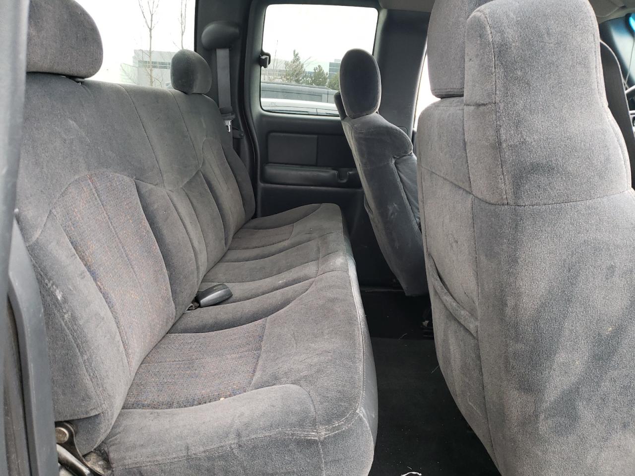 Photo 6 from auction – 2000 CHEVROLET SILVERADO with VIN 1GCEK19T7YE333345