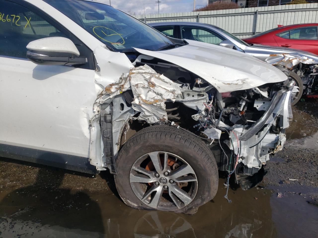 Photo 9 from auction – 2017 TOYOTA RAV4 XLE with VIN JTMRFREV7HJ108099