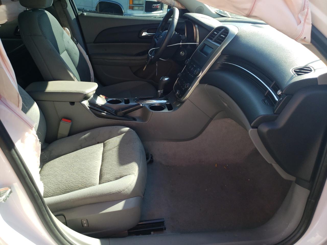 Photo 15 from auction – 2016 CHEVROLET MALIBU LIM with VIN 1G11A5SA0GU159052