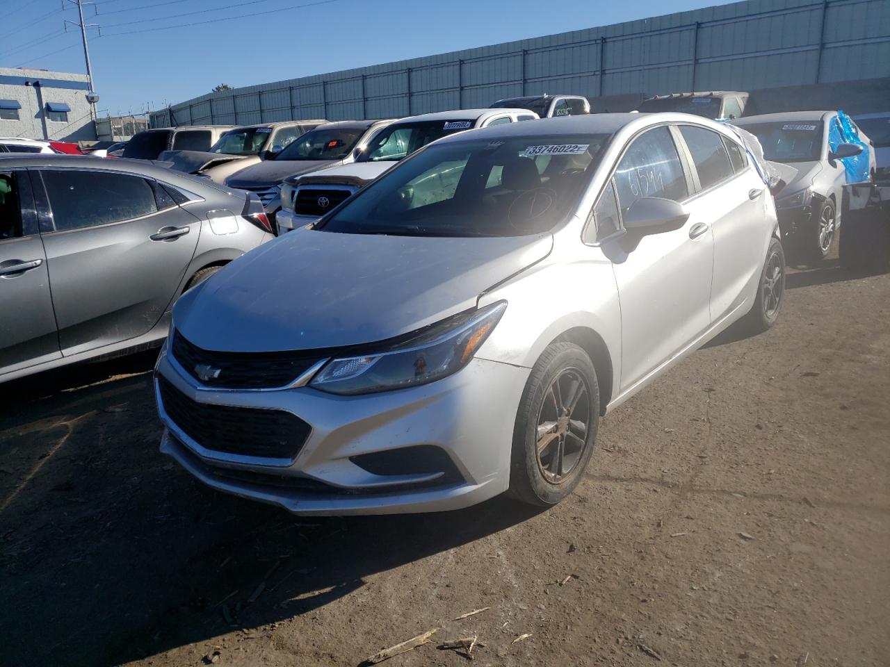 Photo 2 from auction – 2018 CHEVROLET CRUZE LT with VIN 3G1BE6SM7JS596336