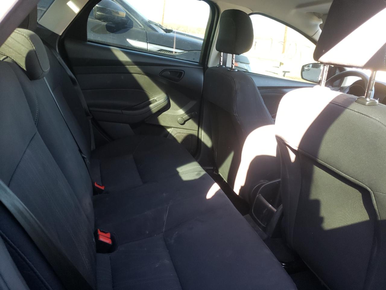 Photo 6 from auction – 2016 FORD FOCUS S with VIN 1FADP3E23GL253725