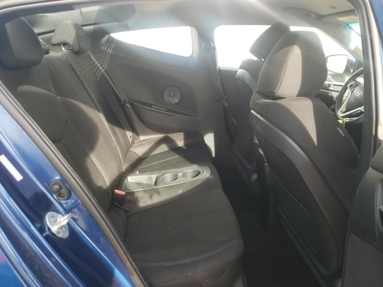 Photo 6 from auction – 2016 HYUNDAI VELOSTER with VIN KMHTC6AD7GU289059