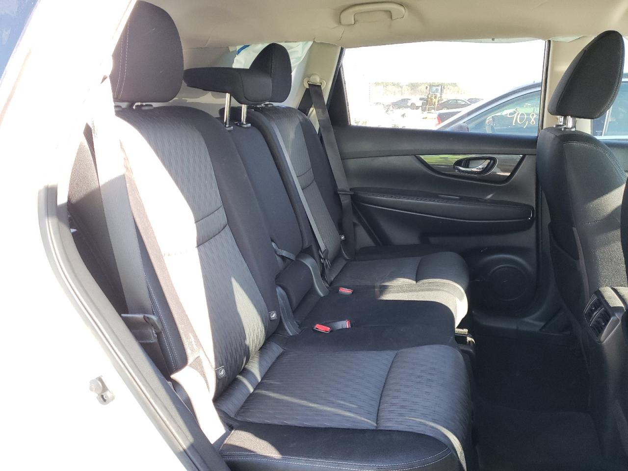 Photo 6 from auction – 2017 NISSAN ROGUE S with VIN JN8AT2MT4HW151884