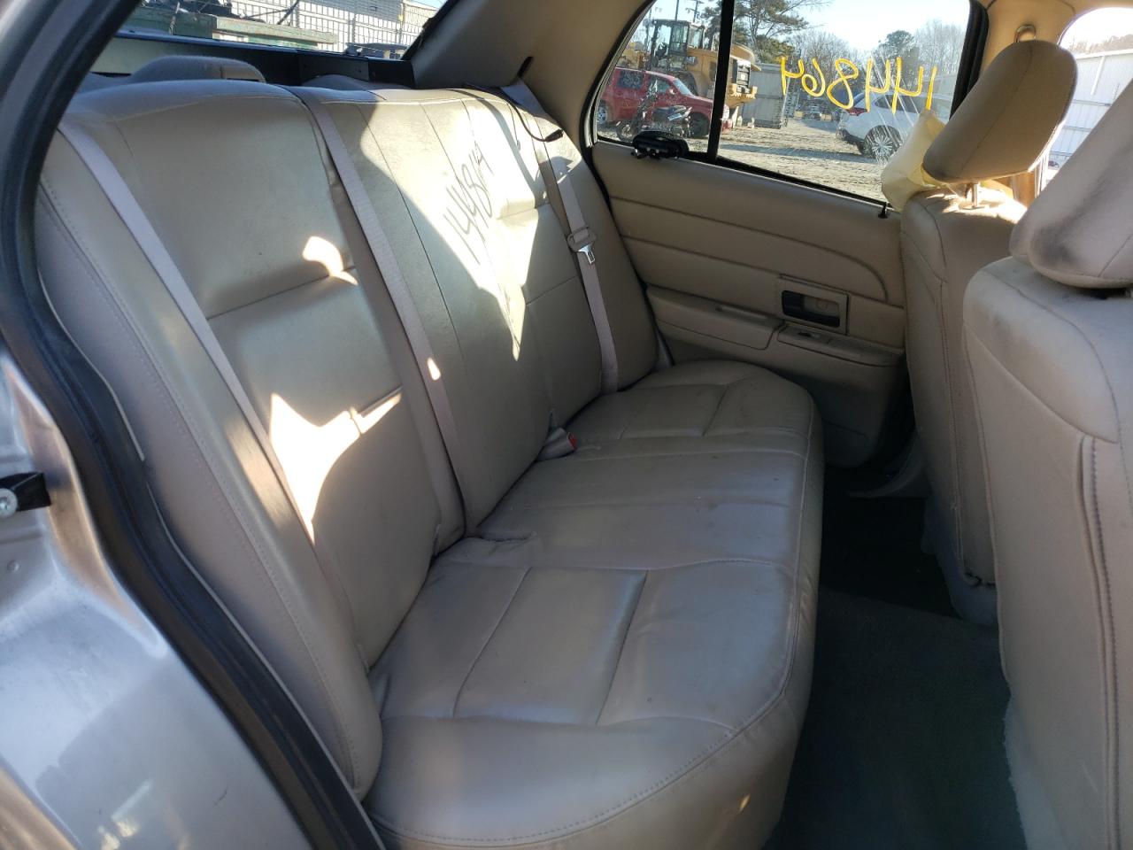 Photo 6 from auction – 2010 FORD CROWN VICT with VIN 2FABP7BV4AX106675