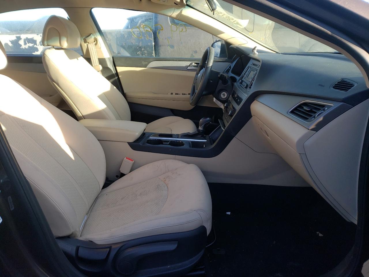 Photo 5 from auction – 2017 HYUNDAI SONATA SE with VIN 5NPE24AF3HH569000