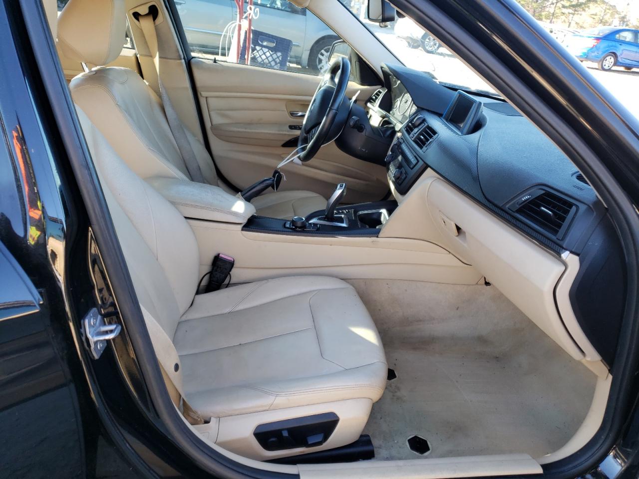 Photo 5 from auction – 2013 BMW 328 I with VIN WBA3A5G51DNP24276