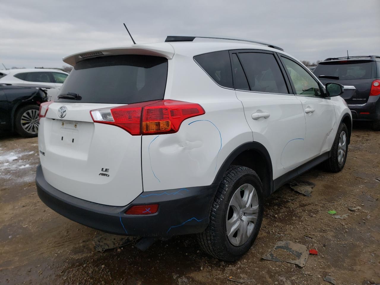 Photo 4 from auction – 2015 TOYOTA RAV4 LE with VIN JTMBFREV8FD096977