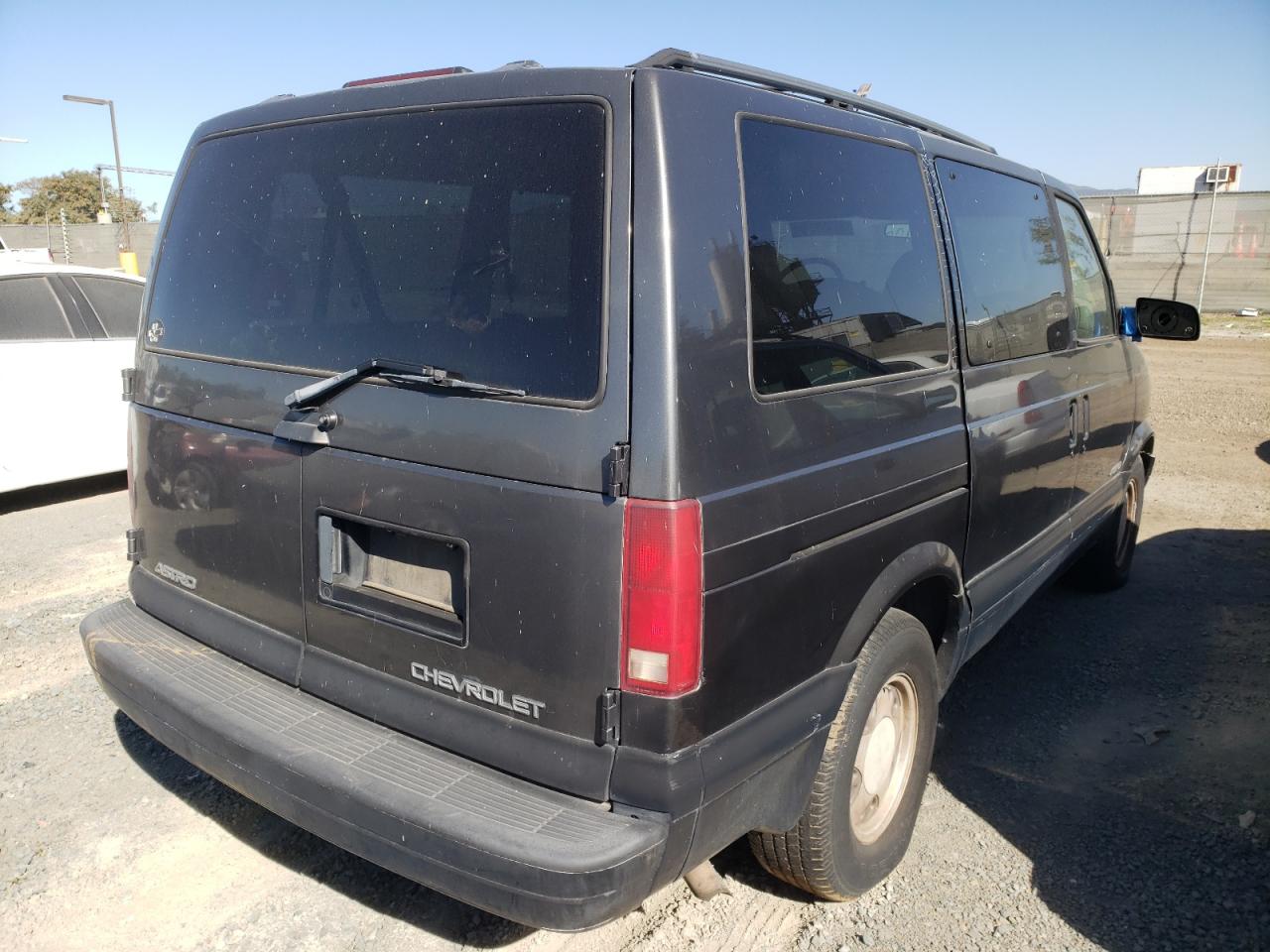 Photo 4 from auction – 2006 CHEVROLET ASTRO with VIN 1GNDM19W5YB136019