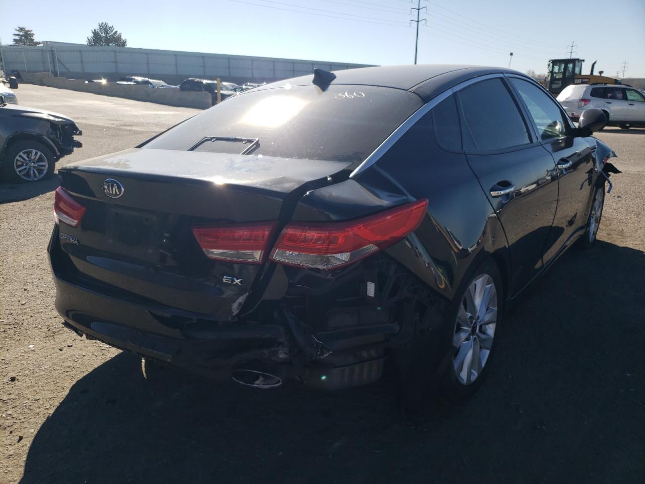 Photo 4 from auction – 2016 KIA OPTIMA EX with VIN 5XXGU4L30GG066170