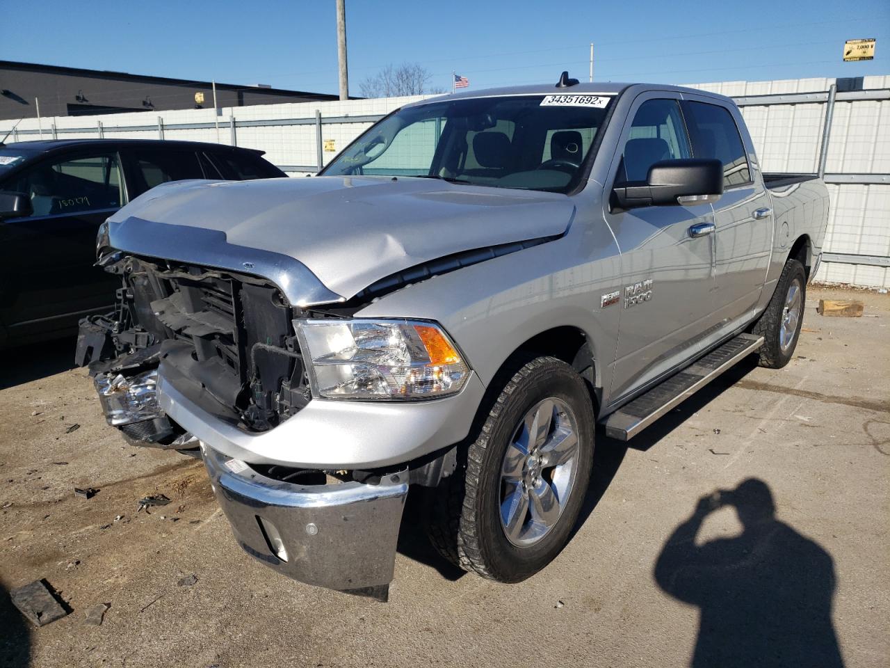 Photo 2 from auction – 2016 RAM 1500 SLT with VIN 3C6RR7LT0GG352567