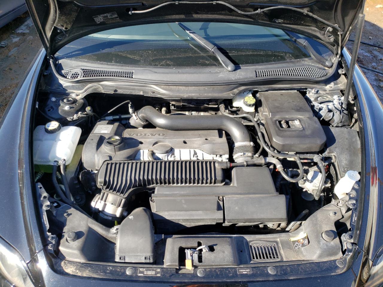 Photo 7 from auction – 2010 VOLVO C70 T5 with VIN YV1672MC8AJ092177