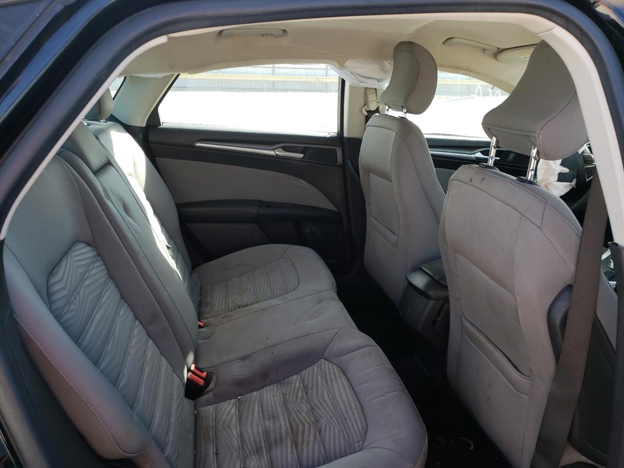 Photo 6 from auction – 2016 FORD FUSION S with VIN 3FA6P0G70GR227620