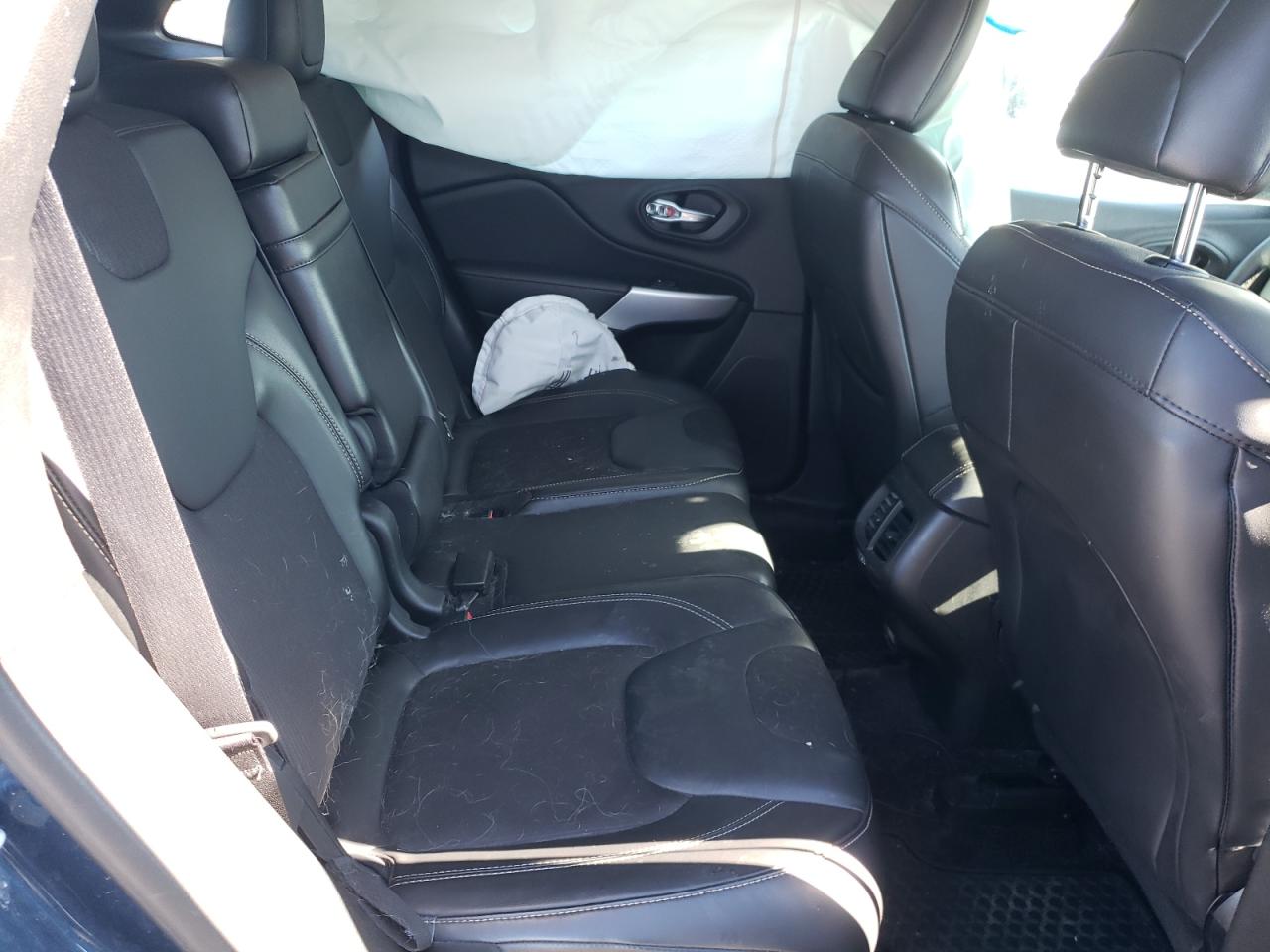 Photo 6 from auction – 2018 JEEP CHEROKEE L with VIN 1C4PJLLB8JD533959
