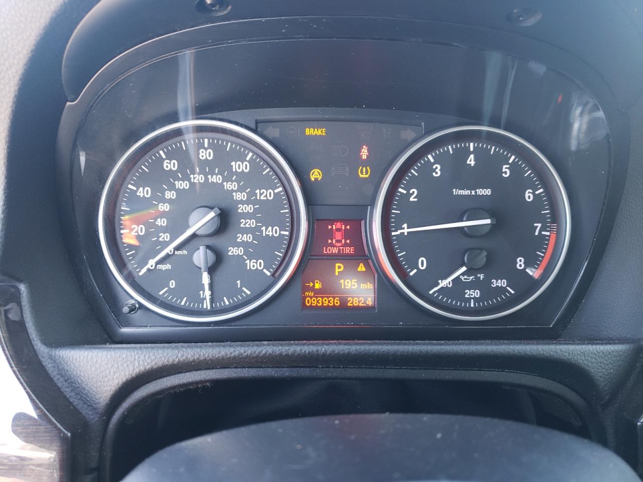 صورة رقم 8 من المزاد - 2011 BMW 328 I مع VIN WBADW3C52BE536380