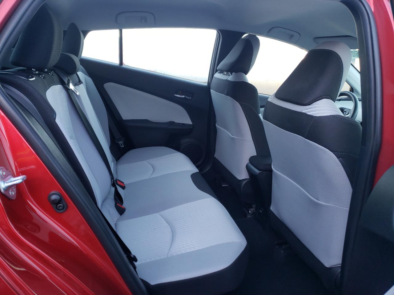 Photo 6 from auction – 2018 TOYOTA PRIUS with VIN JTDKARFU5J3545874