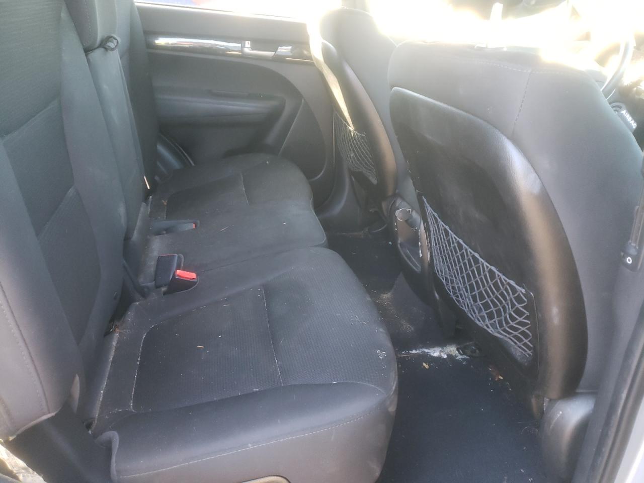 Photo 6 from auction – 2014 KIA SORENTO LX with VIN 5XYKT3A64EG462633