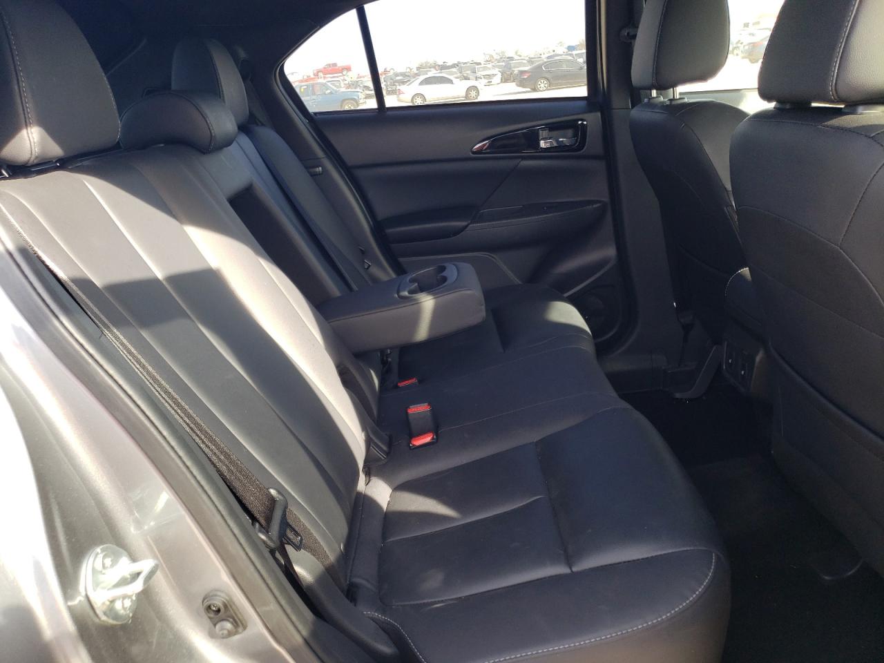 Foto 6 de la subasta – 2022 MITSUBISHI ECLIPSE CR con VIN JA4ATWAA1NZ001516