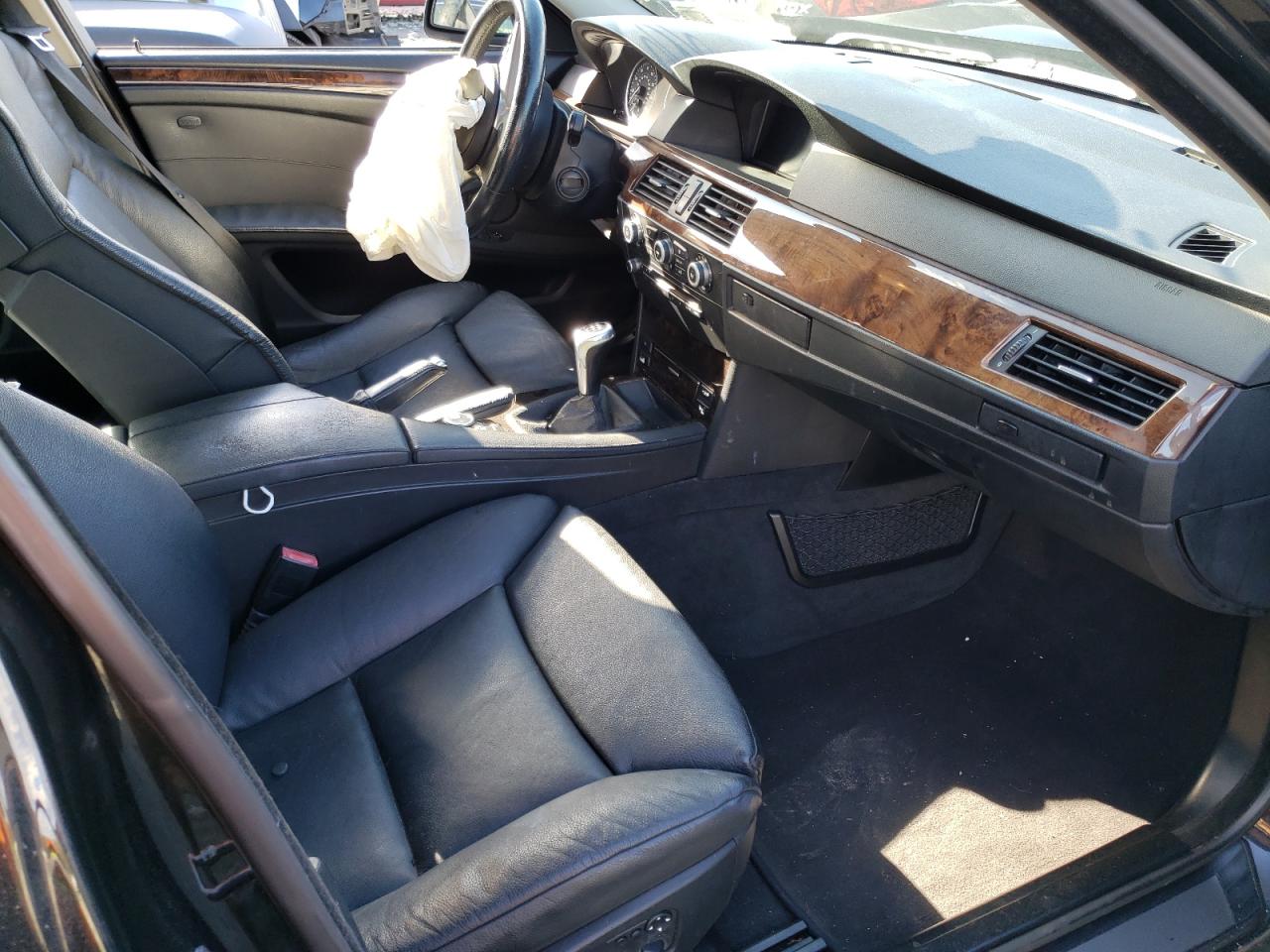 Photo 5 from auction – 2010 BMW 528 XI with VIN WBANV1C53ABZ45371
