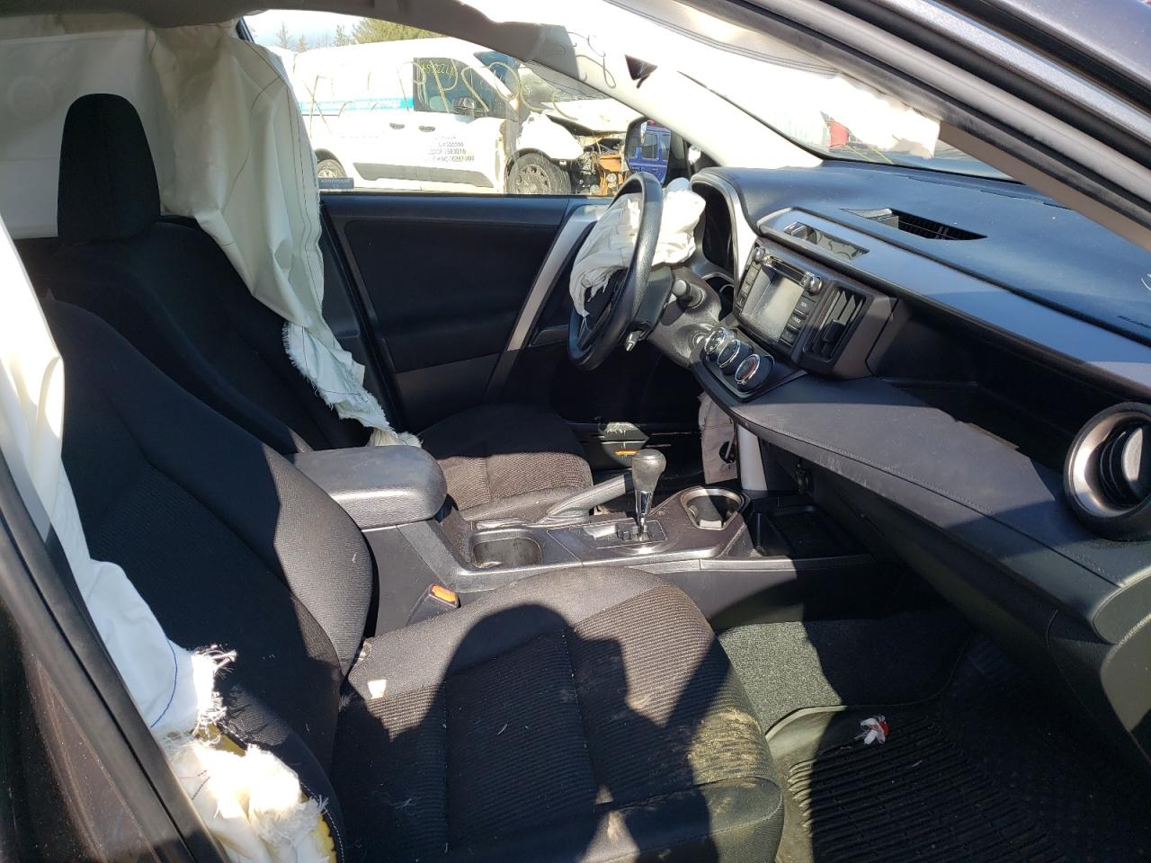 Photo 5 from auction – 2017 TOYOTA RAV4 LE with VIN JTMBFREVXHJ162840