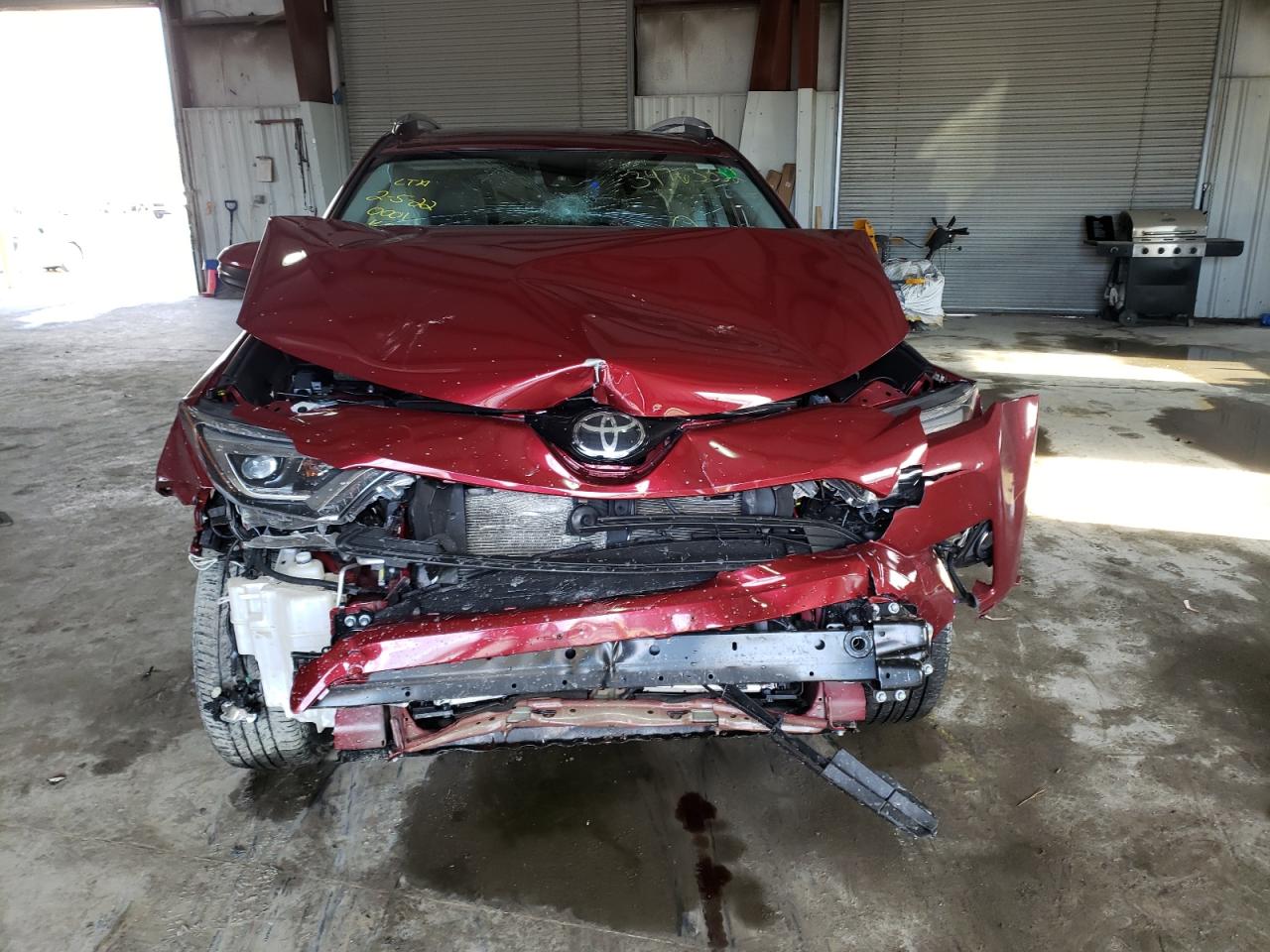Photo 9 from auction – 2018 TOYOTA RAV4 LIMIT with VIN JTMDFREV9JD243941
