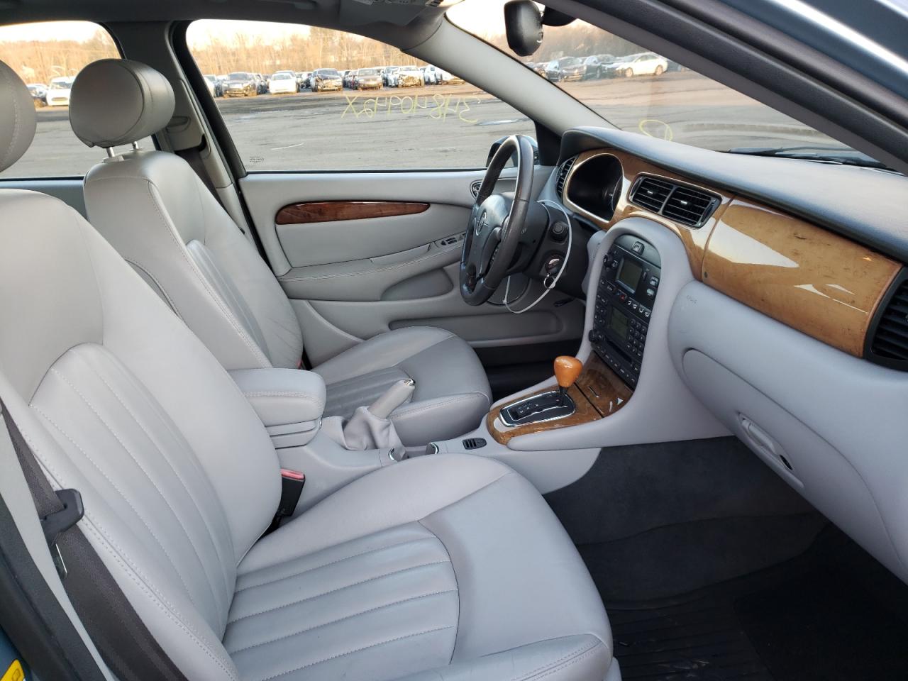 Photo 5 from auction – 2002 JAGUAR X-TYPE 2.5 with VIN SAJEA51D62XC64582
