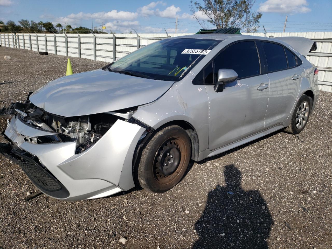 Photo 2 from auction – 2020 TOYOTA COROLLA LE with VIN 5YFEPRAE2LP134518