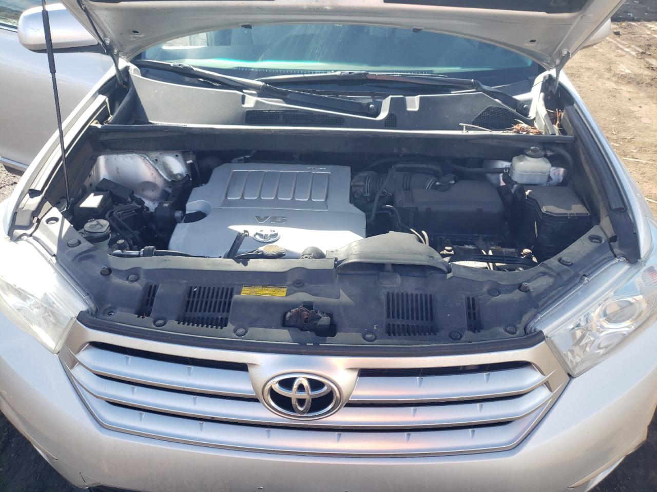 Photo 7 from auction – 2012 TOYOTA HIGHLANDER with VIN 5TDZK3EH7CS064779