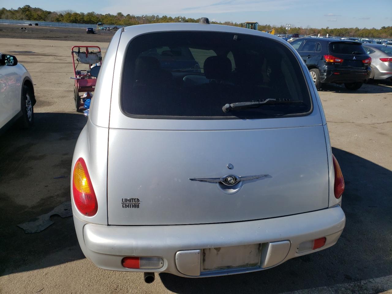 Photo 9 from auction – 2004 CHRYSLER PT CRUISER with VIN 3C8FY68B84T234888