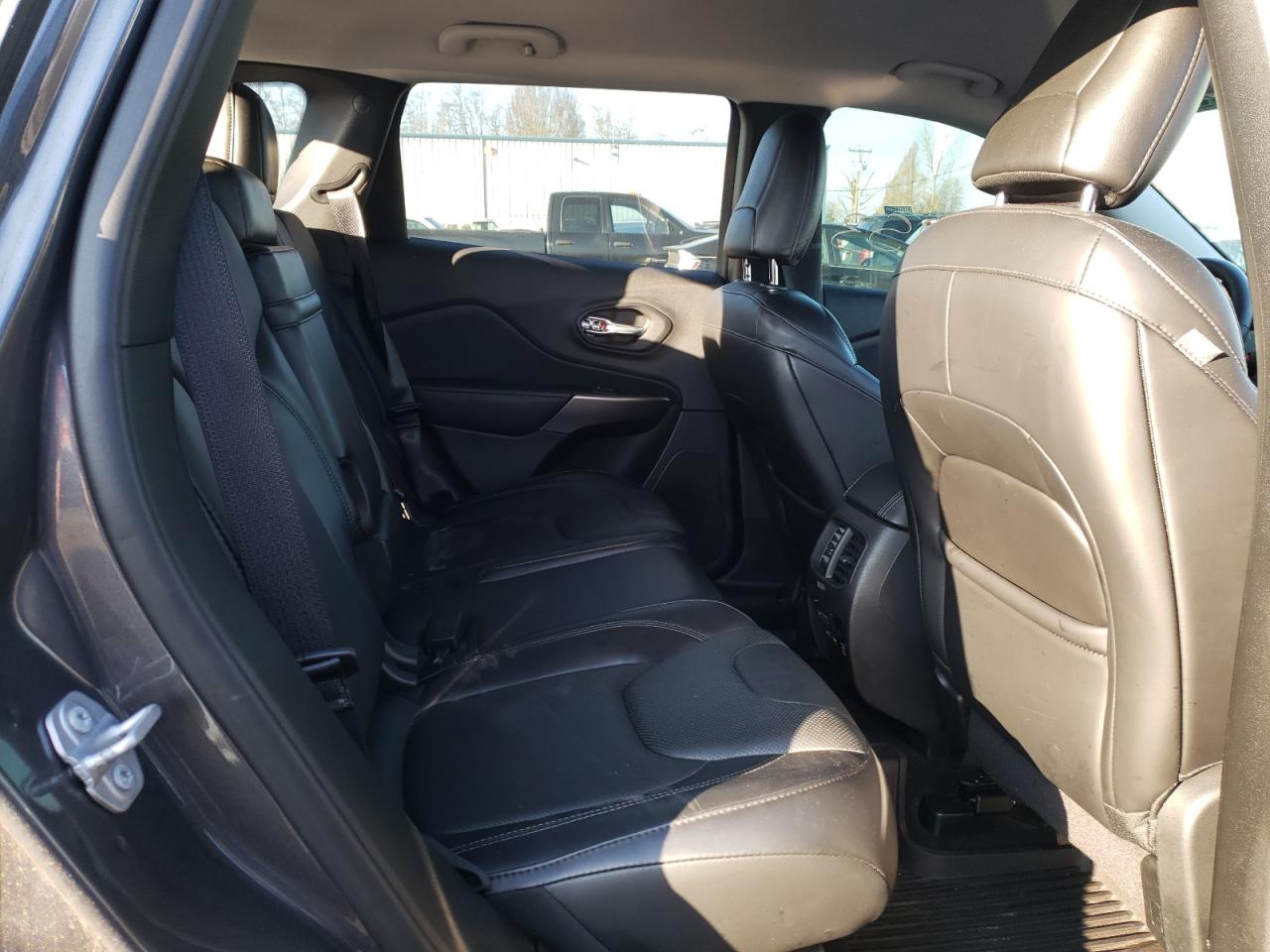 Photo 6 from auction – 2019 JEEP CHEROKEE L with VIN 1C4PJMDX7KD306165