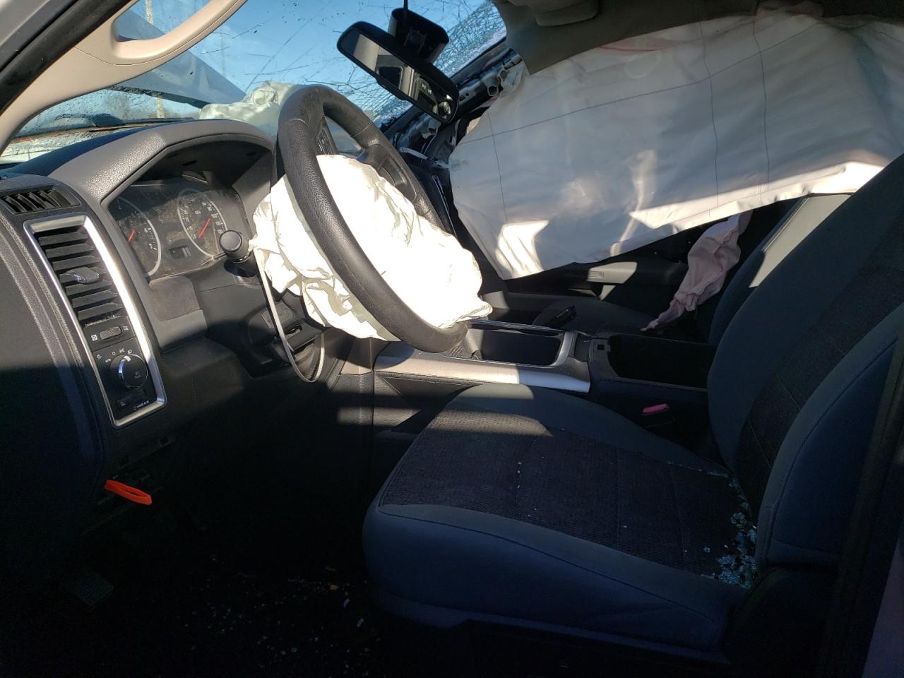 Photo 5 from auction – 2017 RAM 1500 SLT with VIN 3C6RR7LT5HG640778