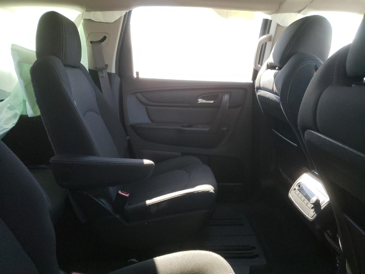 Photo 6 from auction – 2014 CHEVROLET TRAVERSE L with VIN 1GNKRGKD9EJ224027
