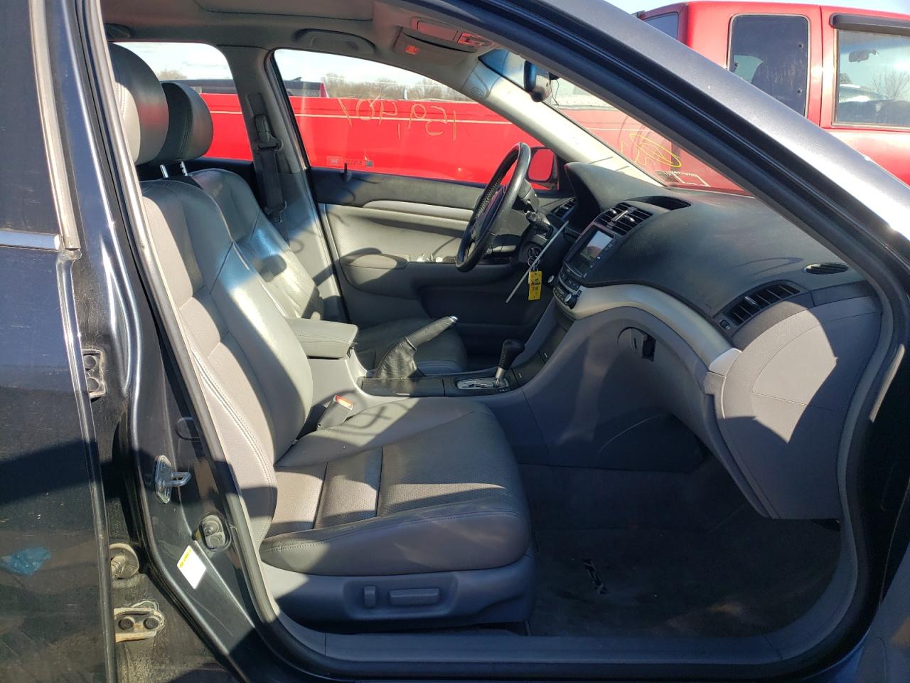 Photo 5 from auction – 2005 ACURA TSX with VIN JH4CL96955C005486