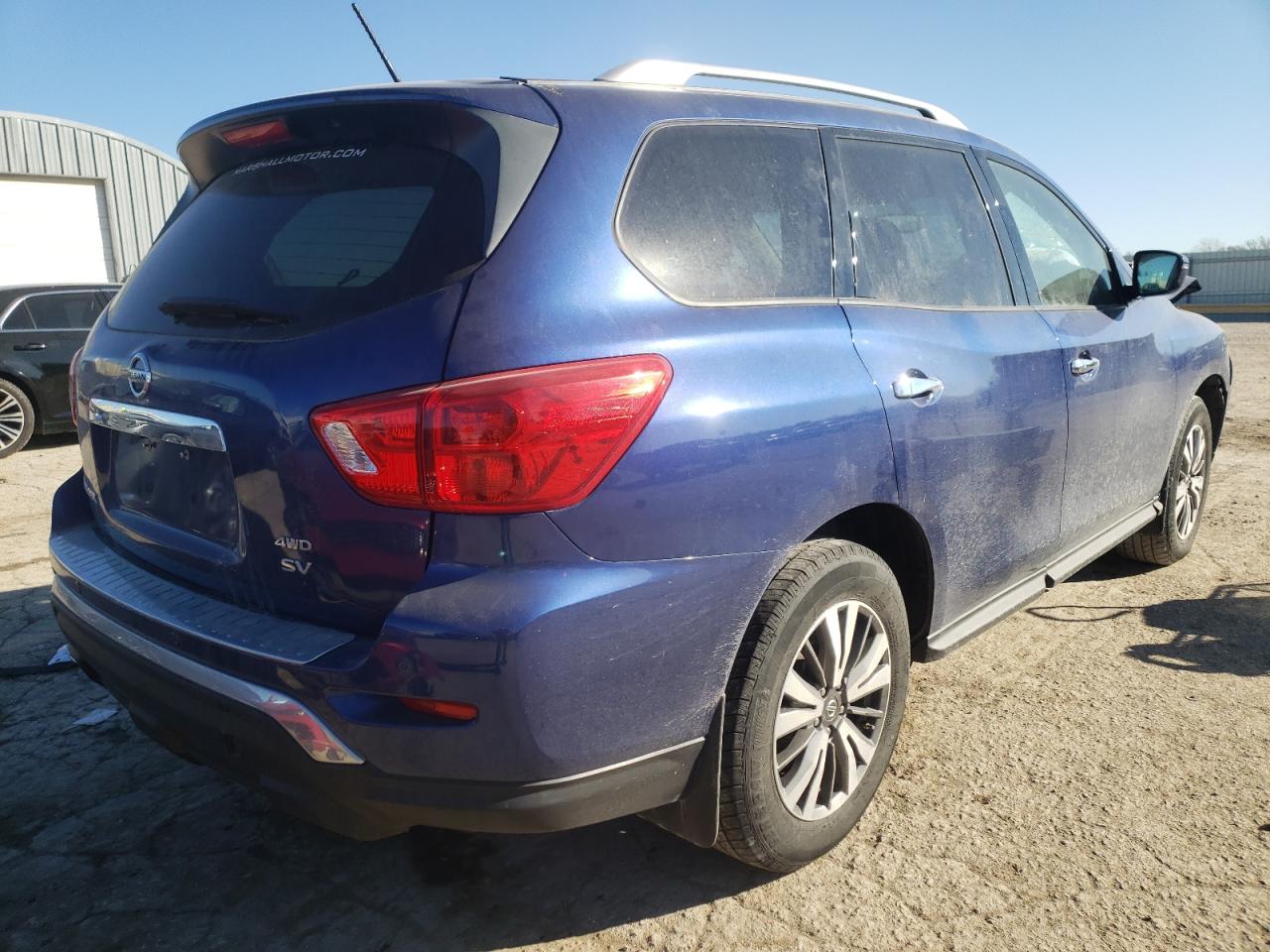 Photo 4 from auction – 2017 NISSAN PATHFINDER with VIN 5N1DR2MM1HC603030
