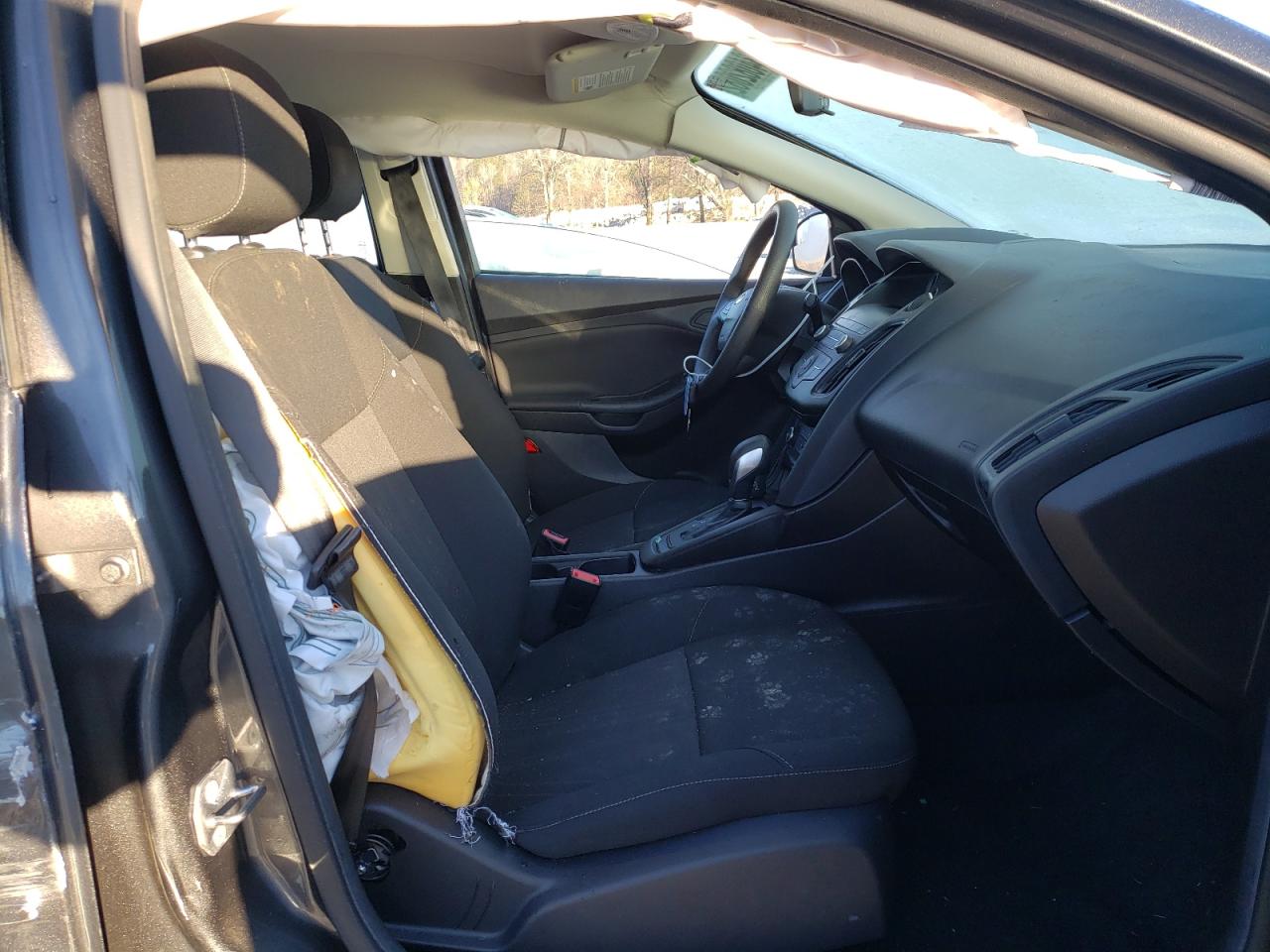 Photo 5 from auction – 2018 FORD FOCUS S with VIN 1FADP3E23JL243624