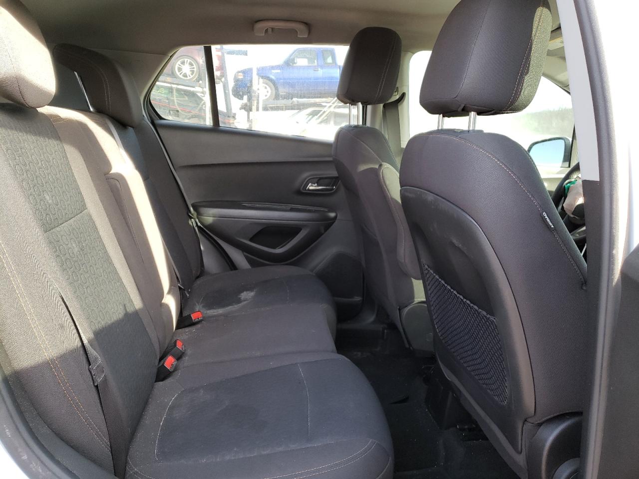 Photo 6 from auction – 2020 CHEVROLET TRAX LS with VIN KL7CJKSB8LB022757