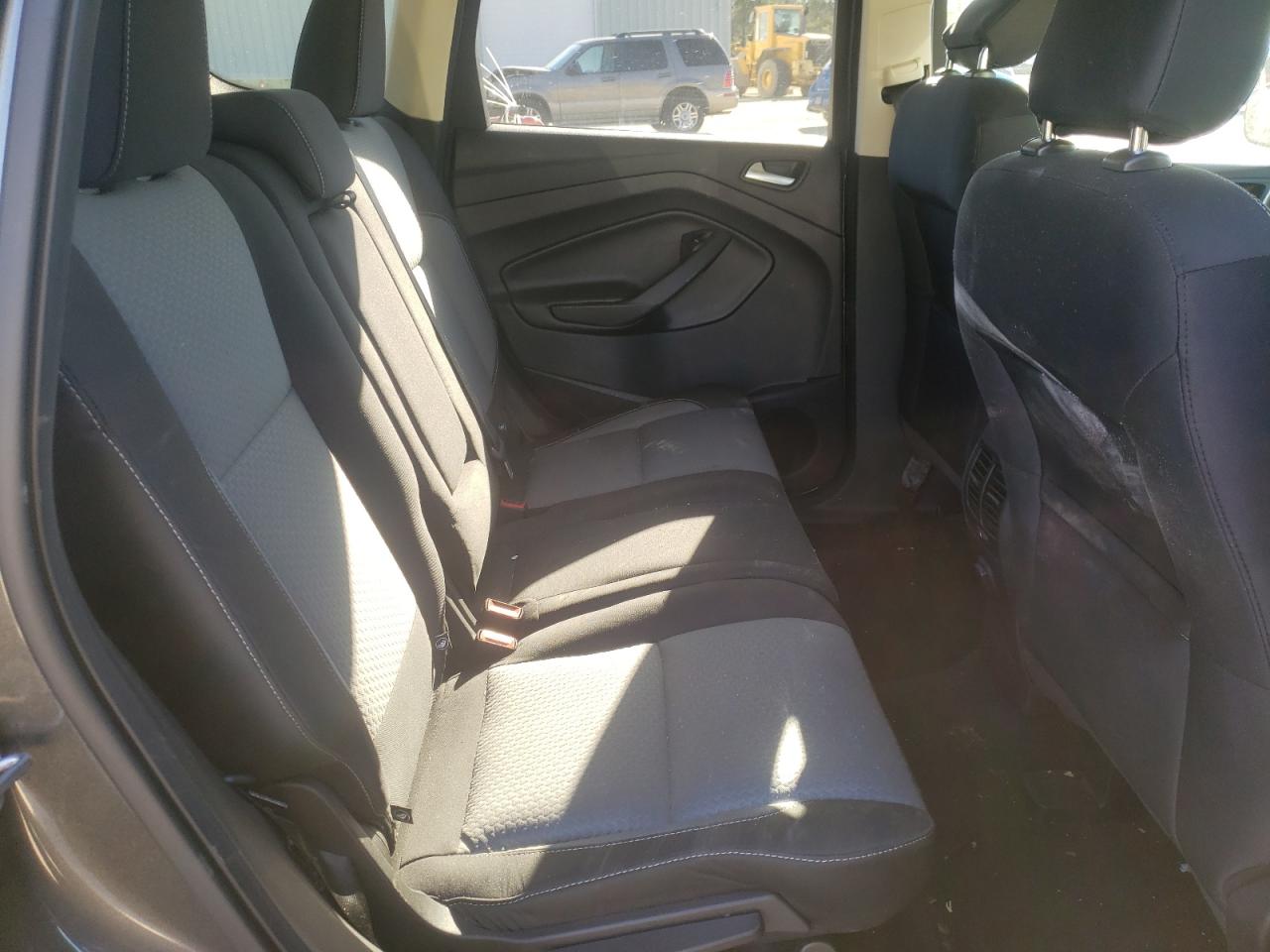 Photo 6 from auction – 2018 FORD ESCAPE SE with VIN 1FMCU0GD8JUA02336