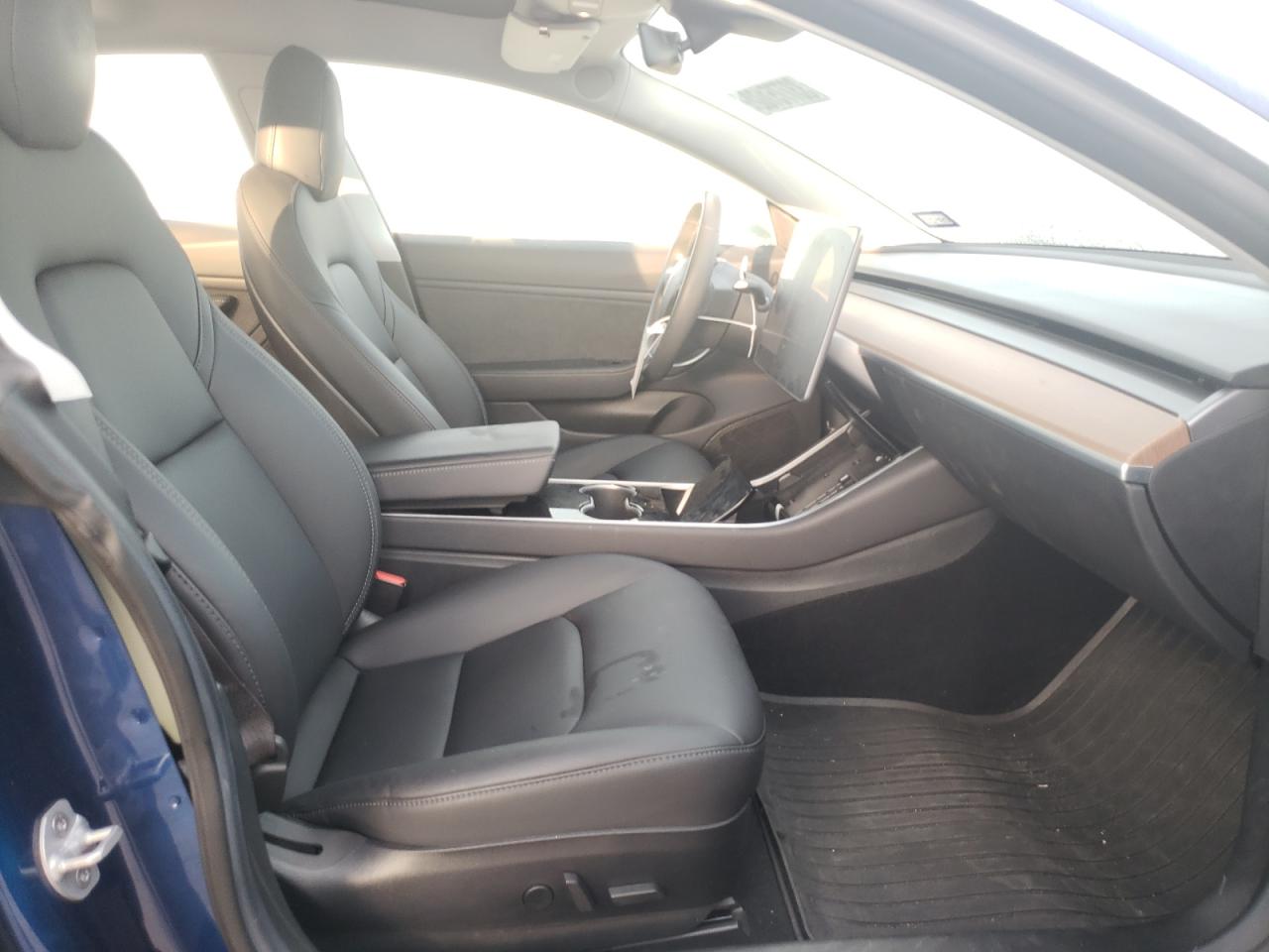 Photo 5 from auction – 2018 TESLA MODEL 3 with VIN 5YJ3E1EA6JF059143