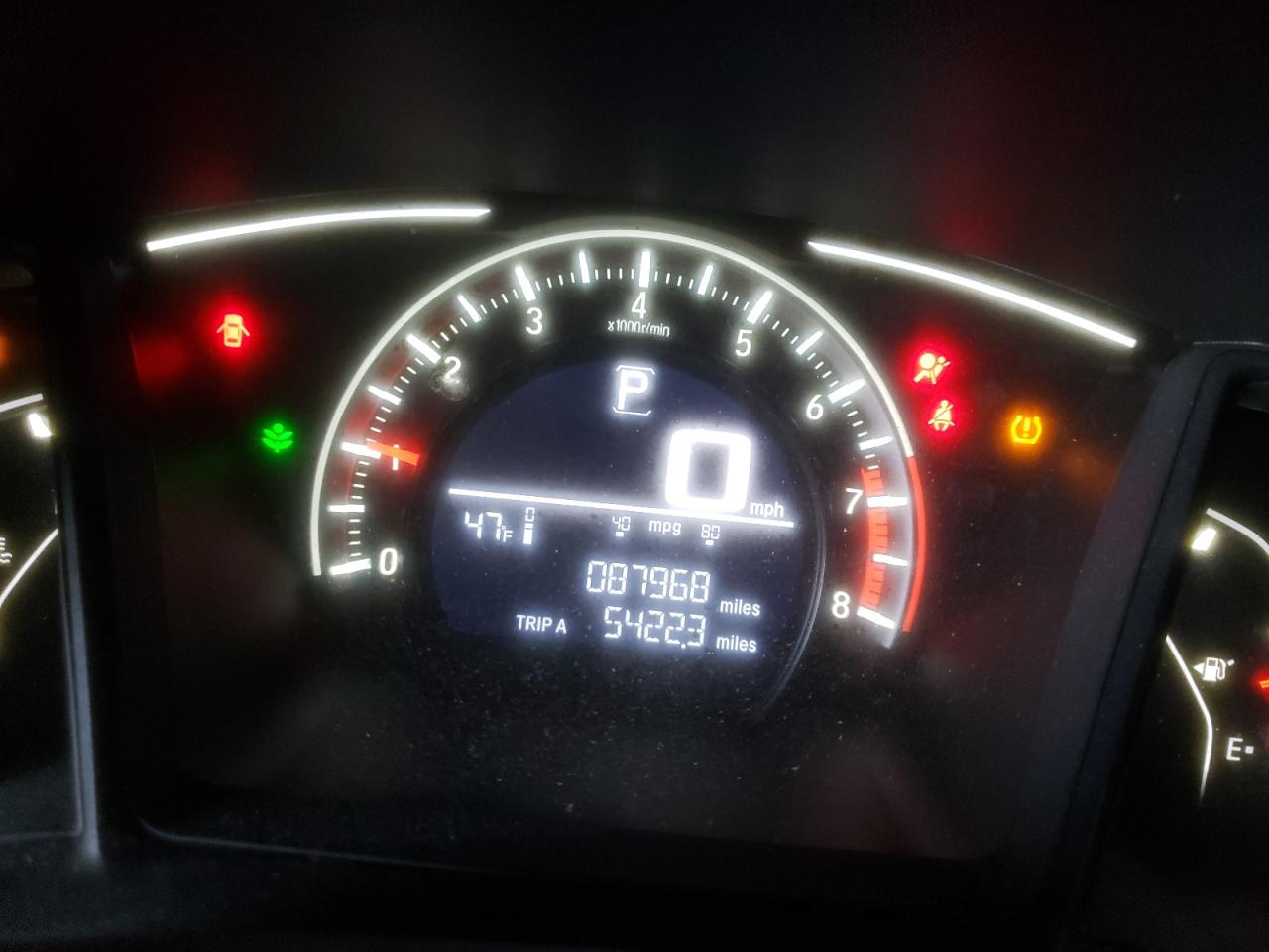 Photo 8 from auction – 2017 HONDA CIVIC LX with VIN 19XFC2F50HE053722
