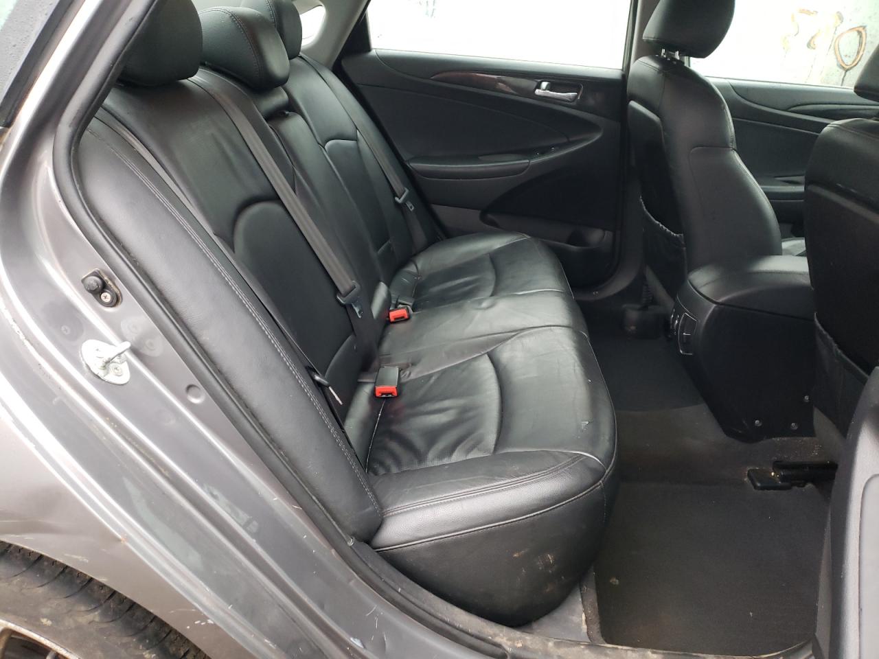 Photo 6 from auction – 2011 HYUNDAI SONATA SE with VIN 5NPEC4AC2BH233560