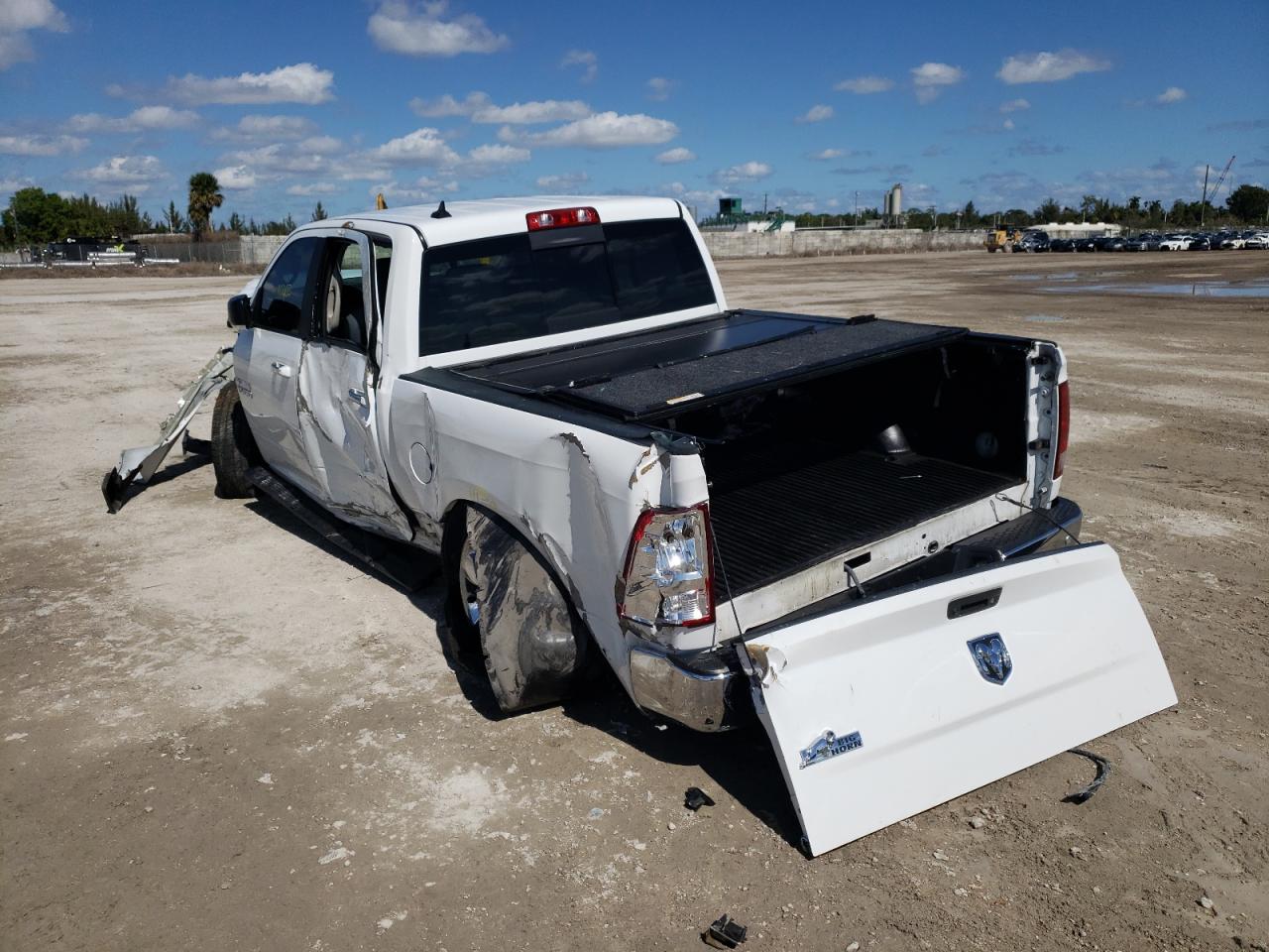 Photo 3 from auction – 2017 RAM 1500 SLT with VIN 1C6RR6LG2HS591707